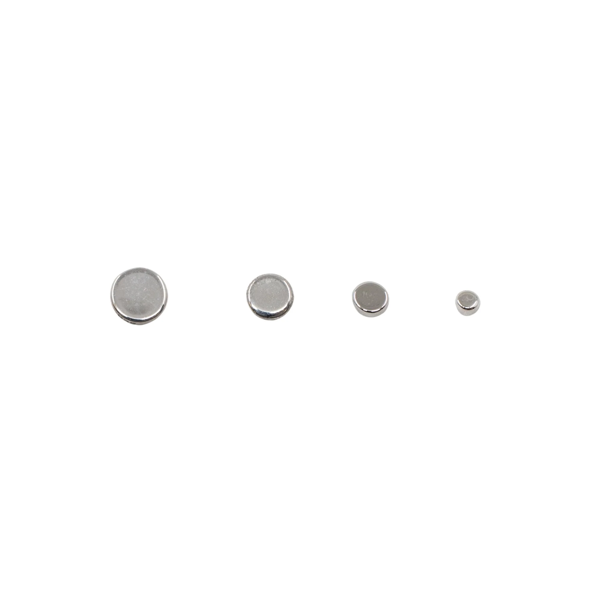 Signature Graduated Disc Stud Set - Image 8
